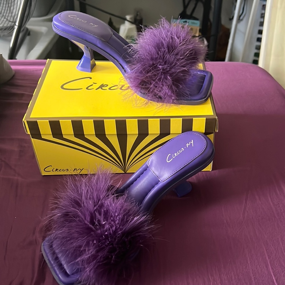 Circus by Sam Edelman grape sandals